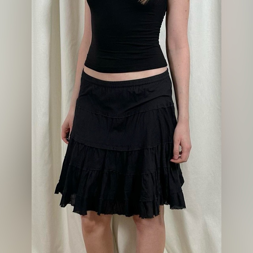 Tiered Knee Length Skirt - Picture 3 of 8